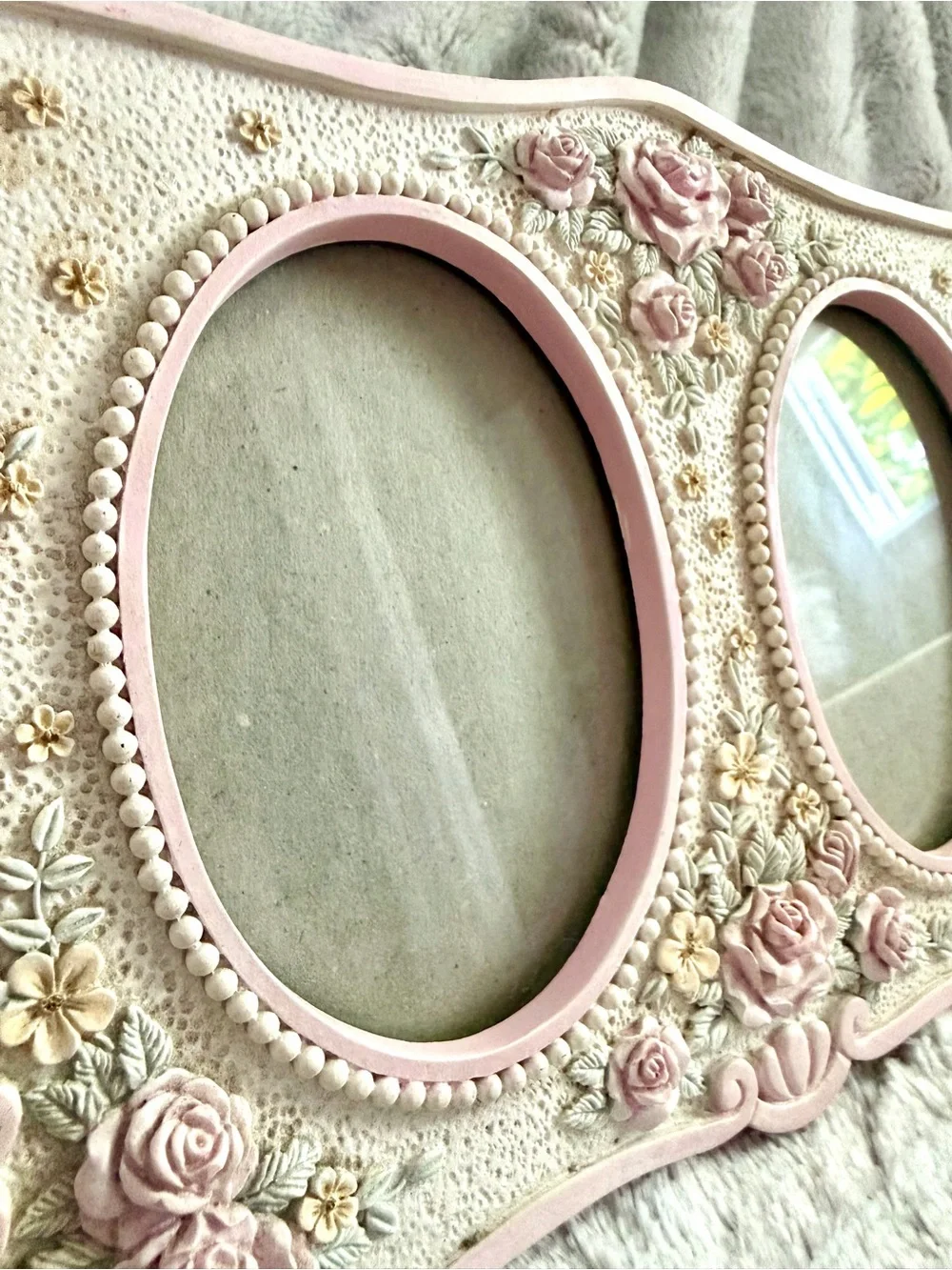 Vintage-Inspired Double Photo Frame - Pink Rose Design